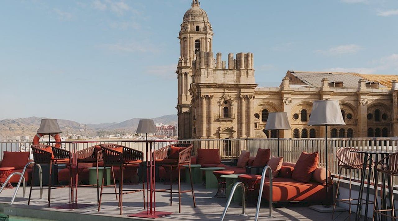 How to organise a multi-course dinner in Malaga